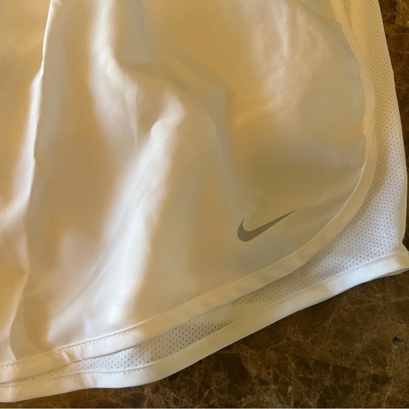 Nike Women's Tempo Dri-FIT Running Shirts W/inside Panties Size 2X - NWT - Picture 7 of 11